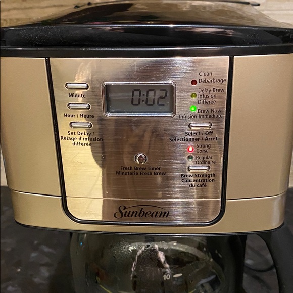 Sunbeam 12 cup programmable coffee maker - Picture 6 of 7
